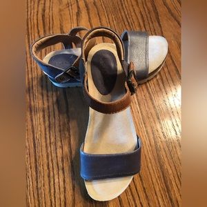 Joseph Seibel Women Size 37 (6.5) wedge sandals grey and tan leather NWOB